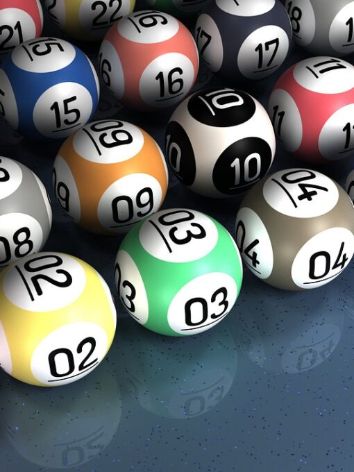 Balls 6077901 1280